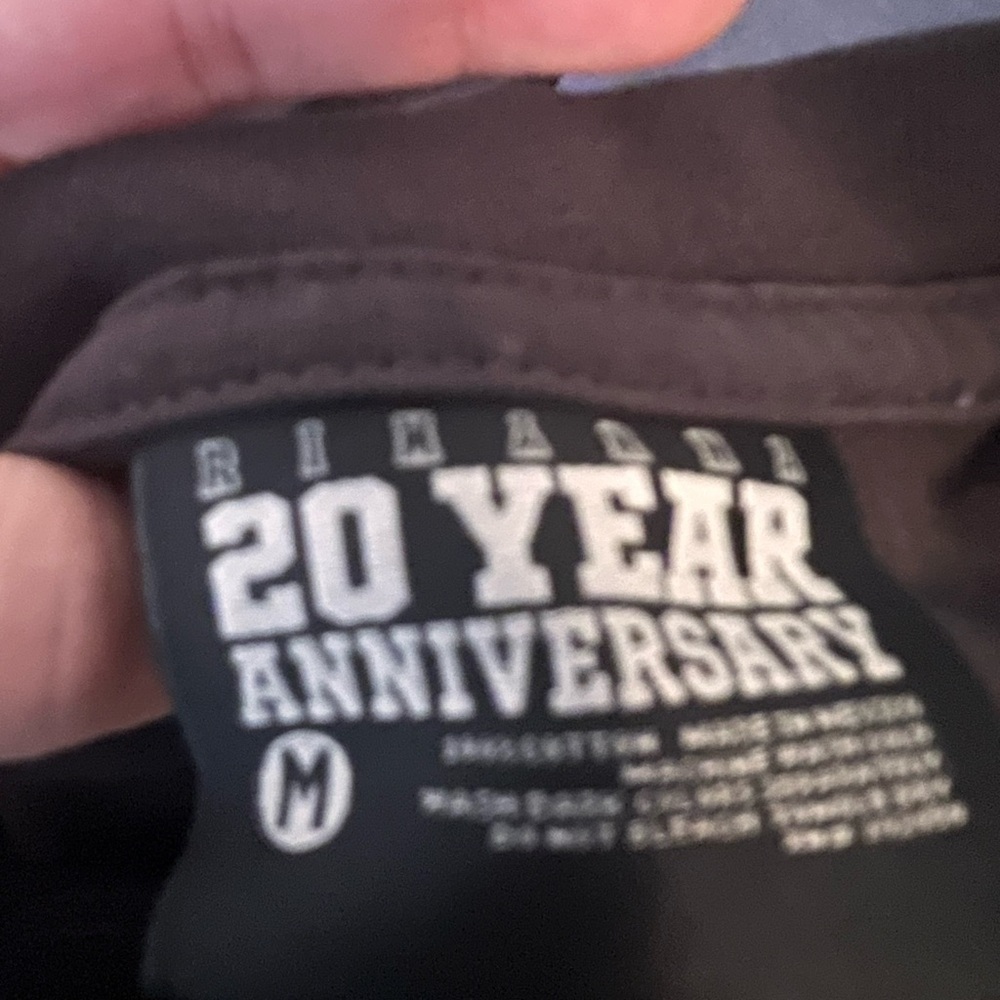 LIMITED EDITION Rihanna 20 Year Anniversary Black T-Shirt - Picture 5 of 5